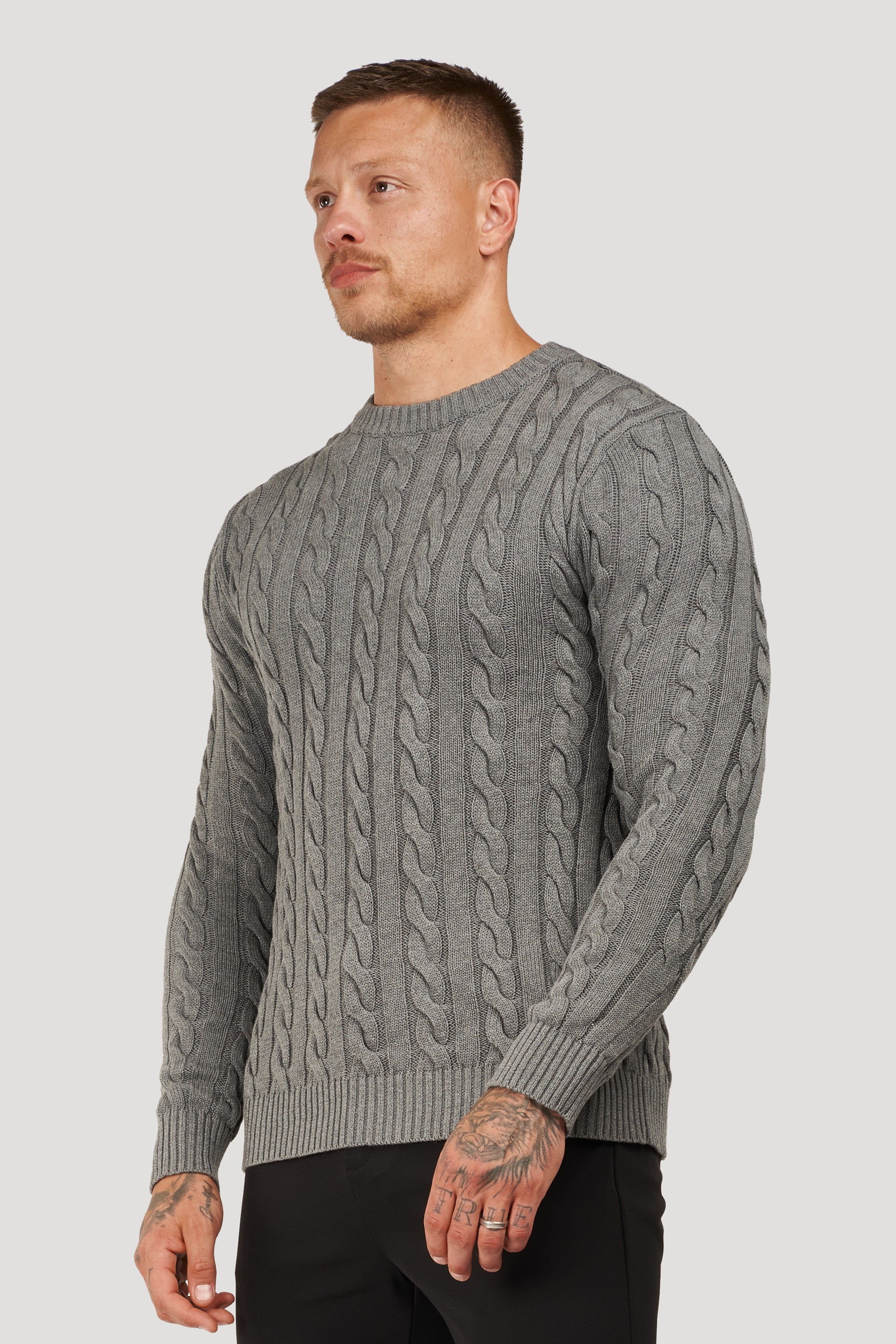 LE PULL EN MAILLE TRESSÉ