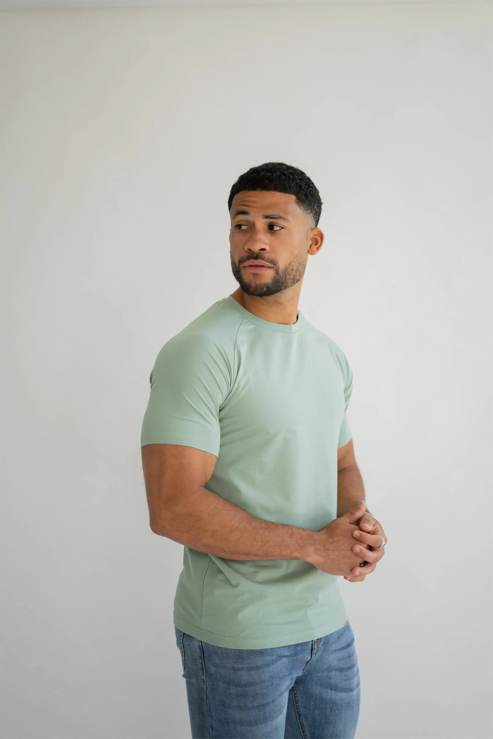 THE MUSCLE BASIC T-SHIRT