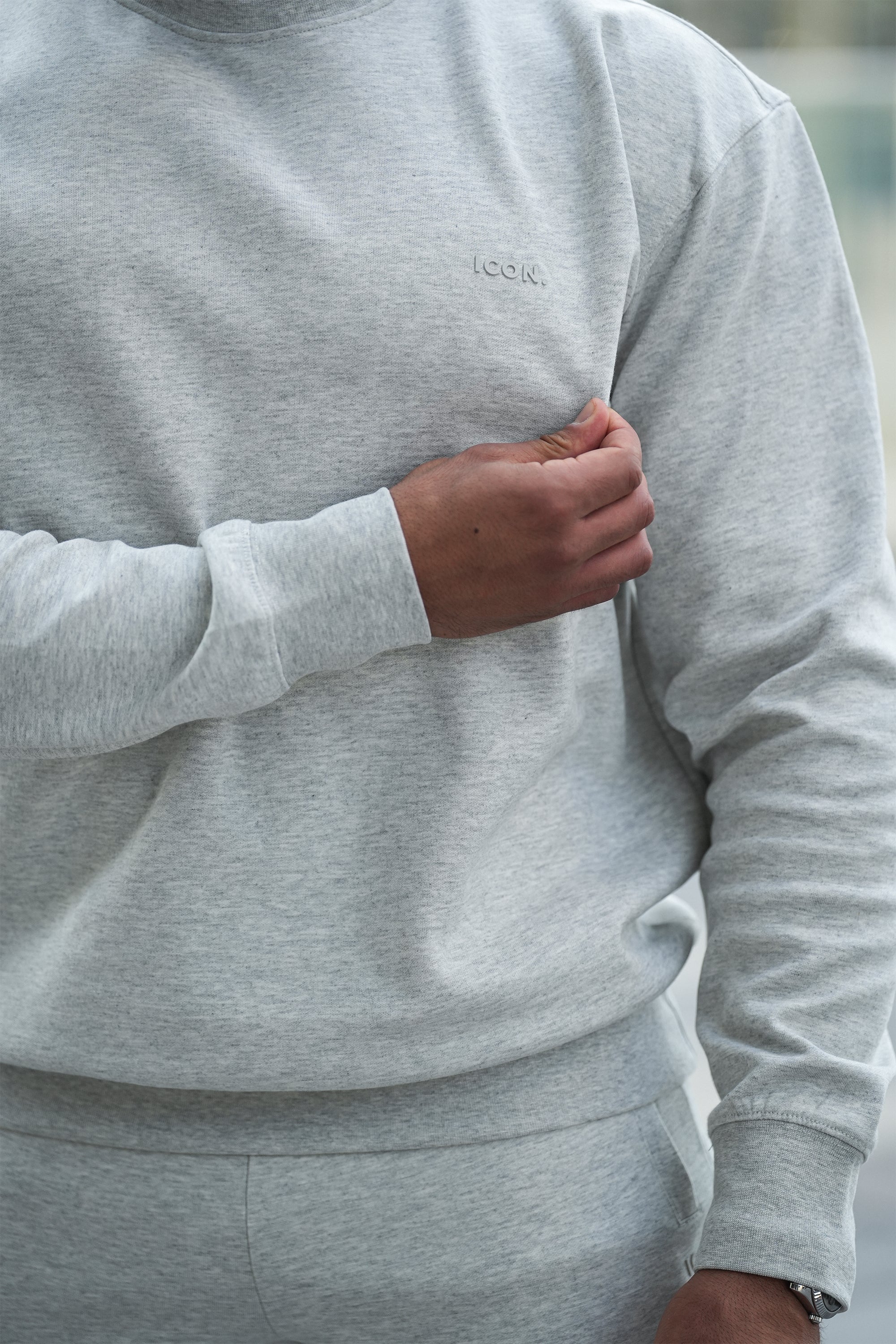 THE RELAXED CREWNECK SWEATER