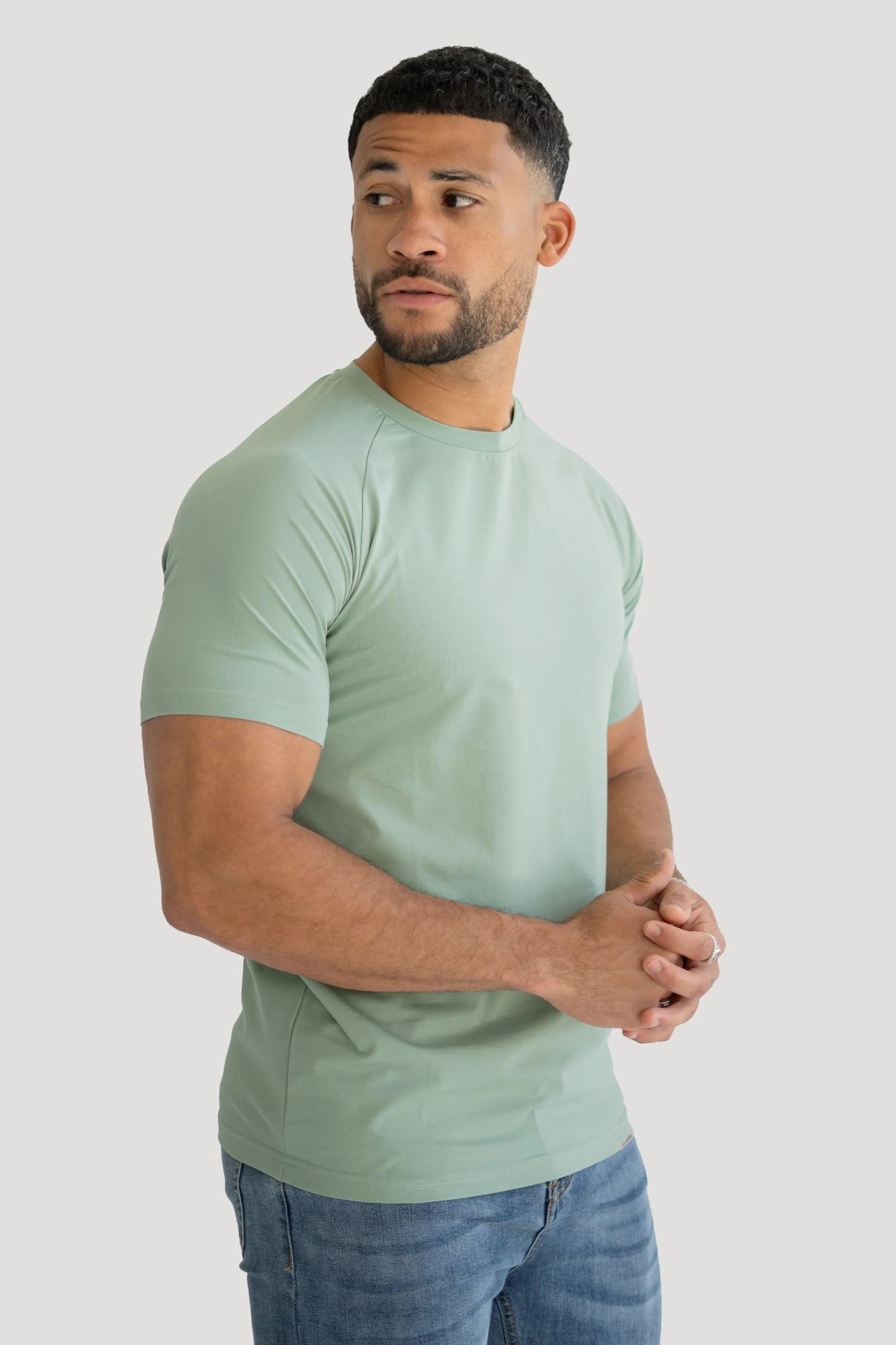 THE MUSCLE BASIC T-SHIRT