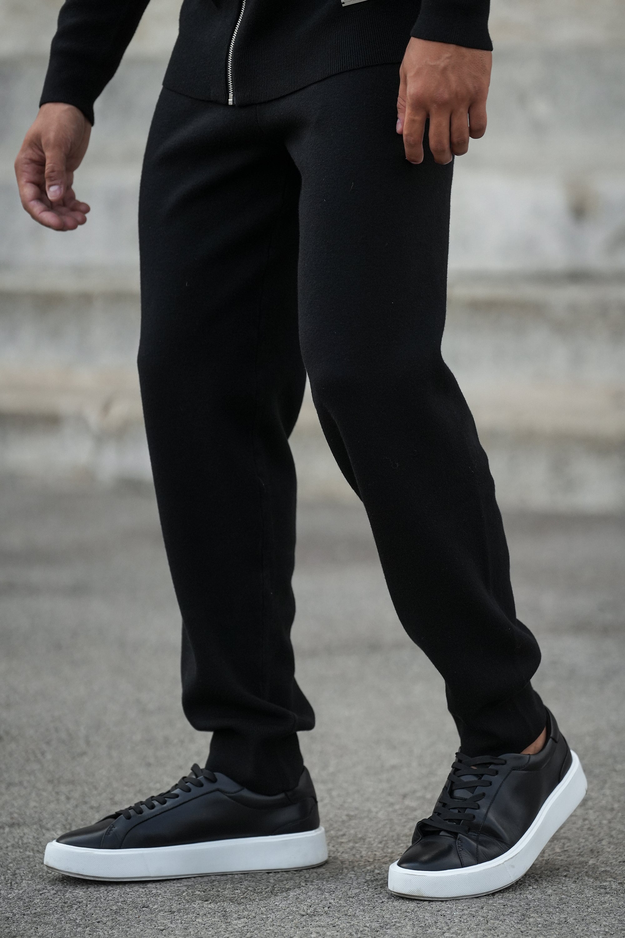 THE ELITE CASHMERE JOGGER