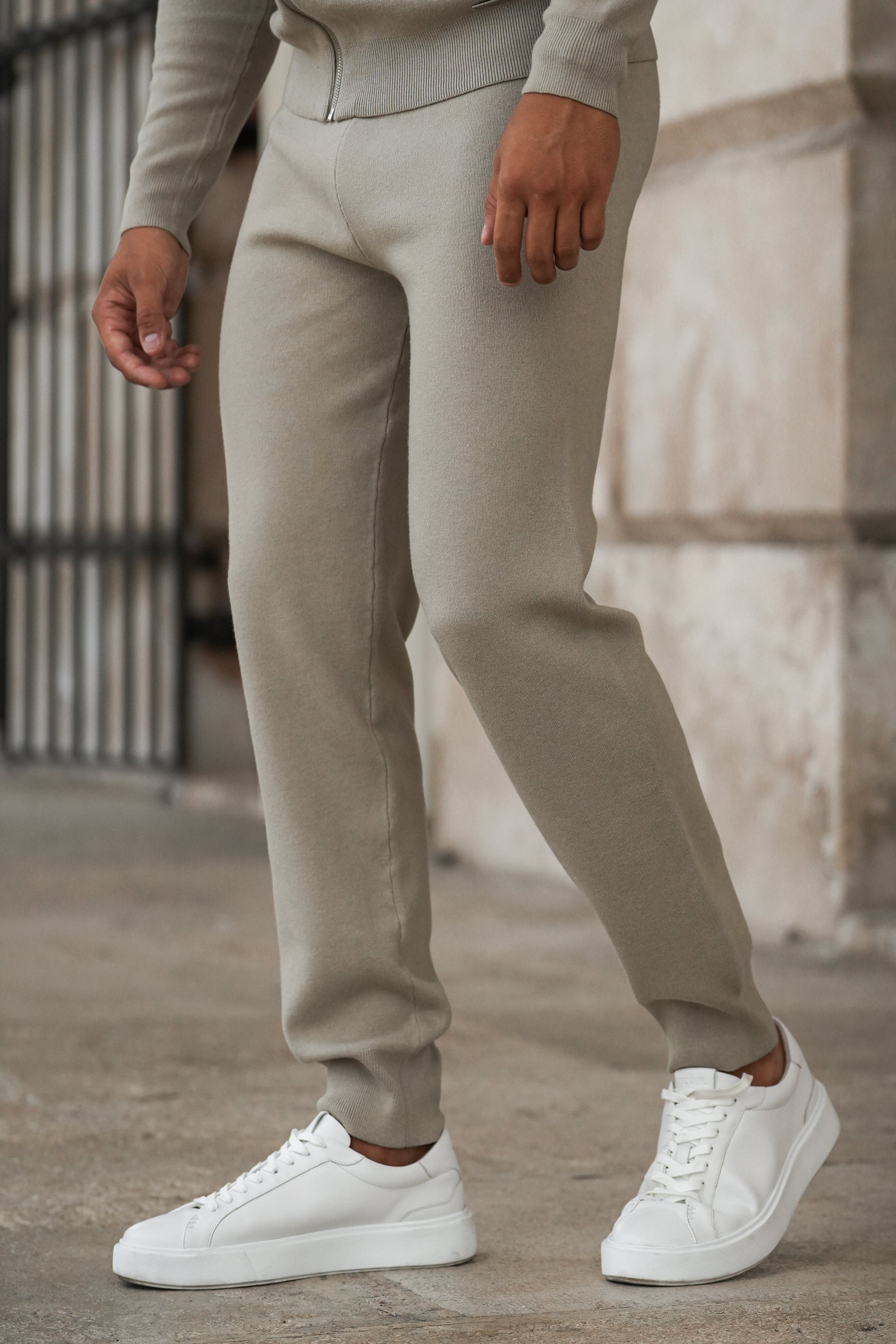 THE ELITE CASHMERE JOGGER