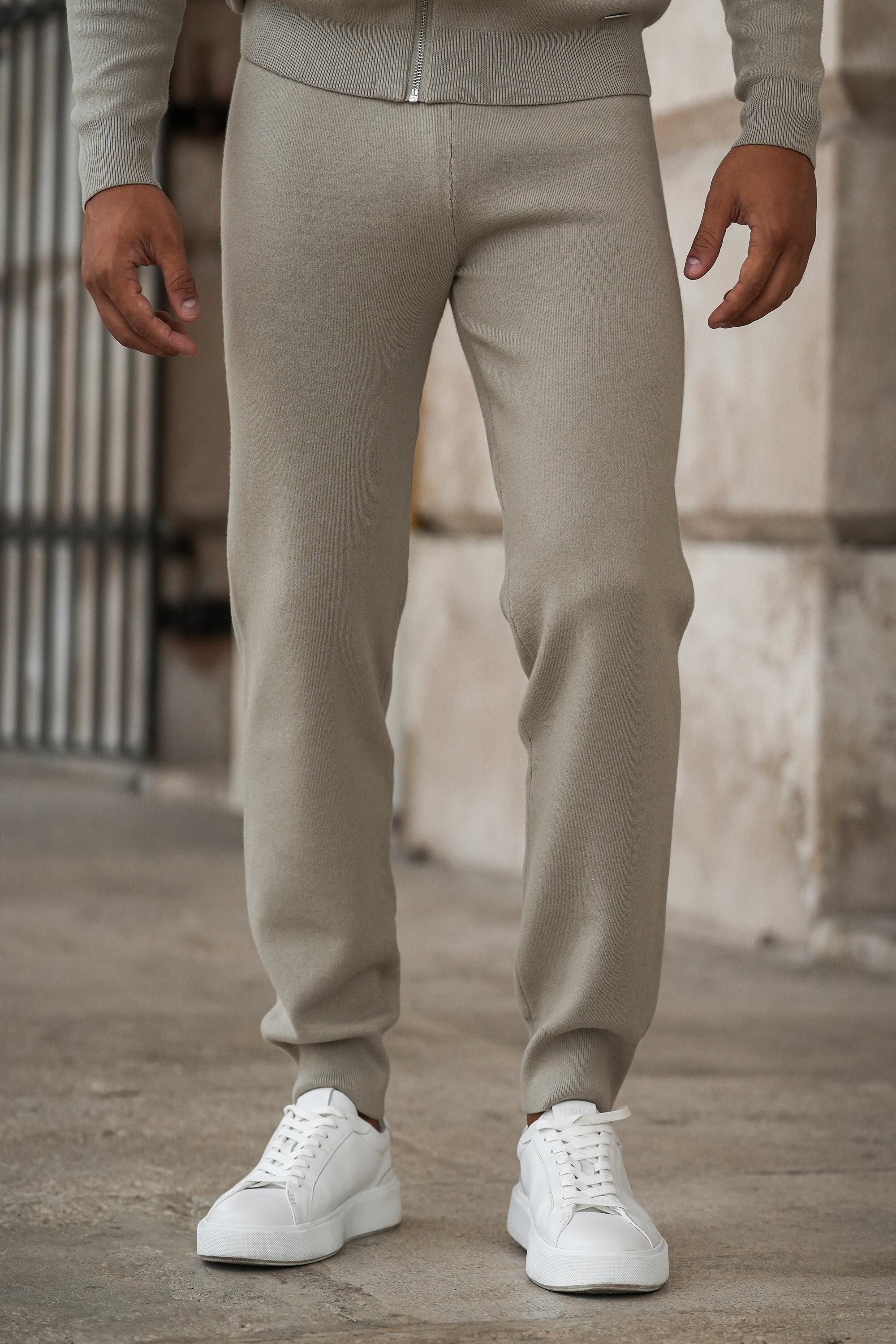 THE ELITE CASHMERE JOGGER