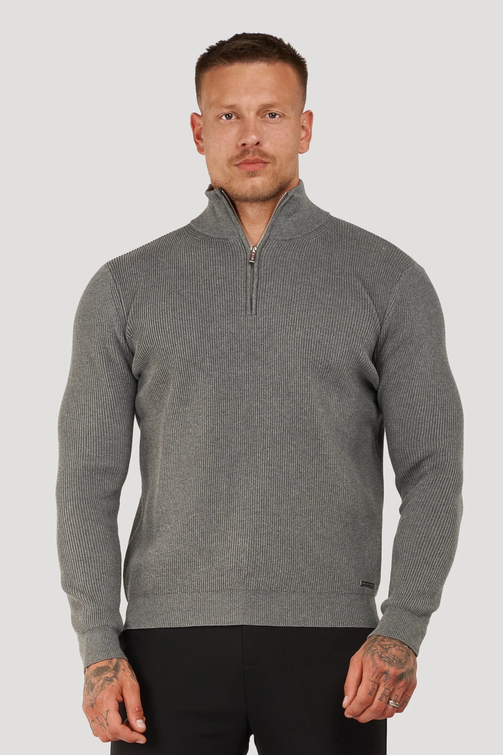 THE RENZO HALF ZIP SWEATER - ICON. AMSTERDAM