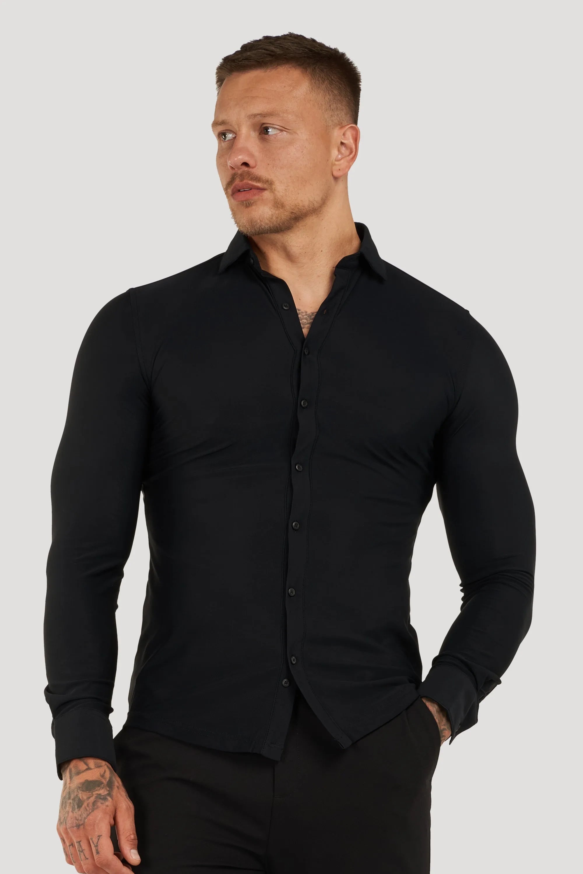 LA CHEMISE ATHLÉTIQUE