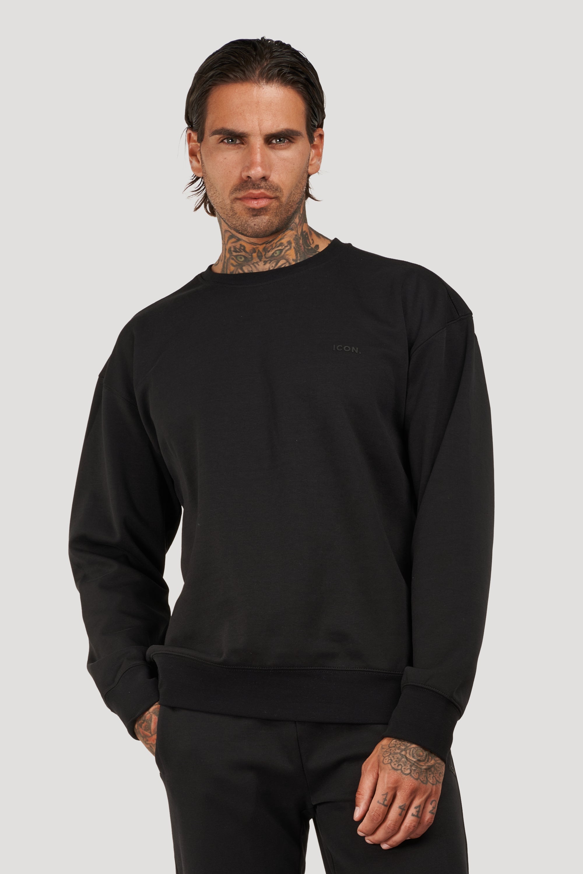 THE RELAXED CREWNECK SWEATER