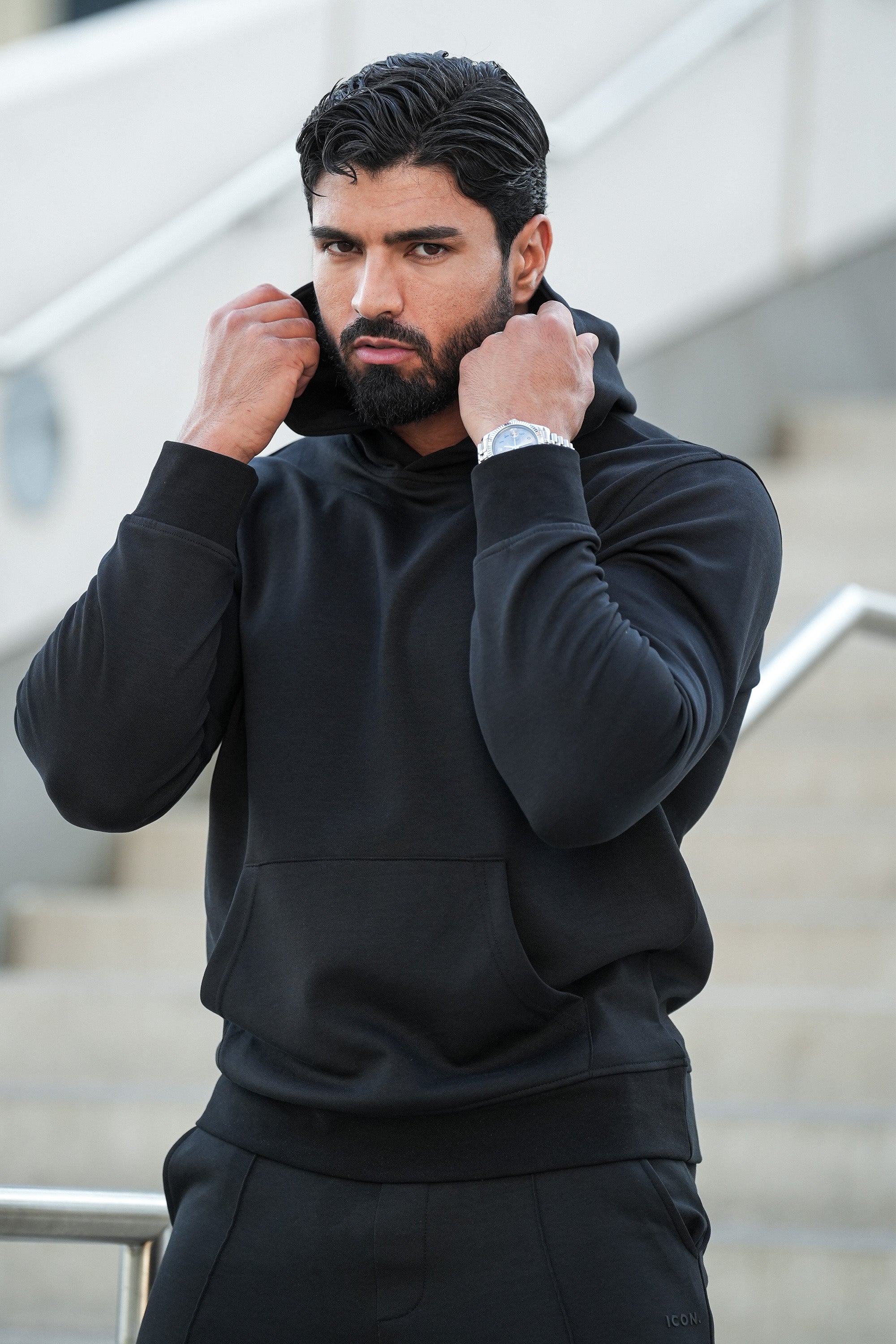 LE SWEAT À CAPUCHE ATHLÉTIQUE